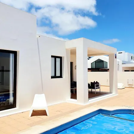 Ora - 2 Bedroom Modern With Uktv, Wifi, Pool Close To Town *