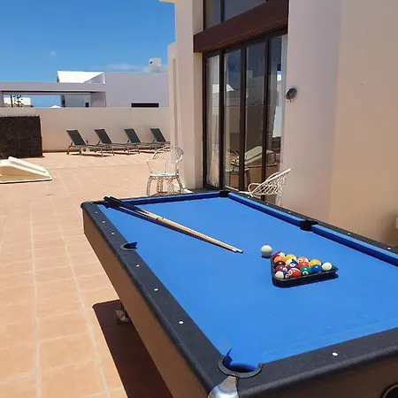 Ora - 2 Bedroom Modern With Uktv, Wifi, Pool Close To Town *